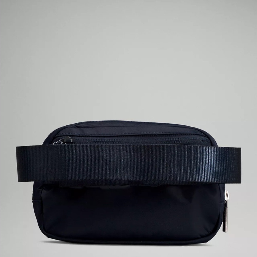 Lululemon Black Belt Bag - Picture 3 of 4